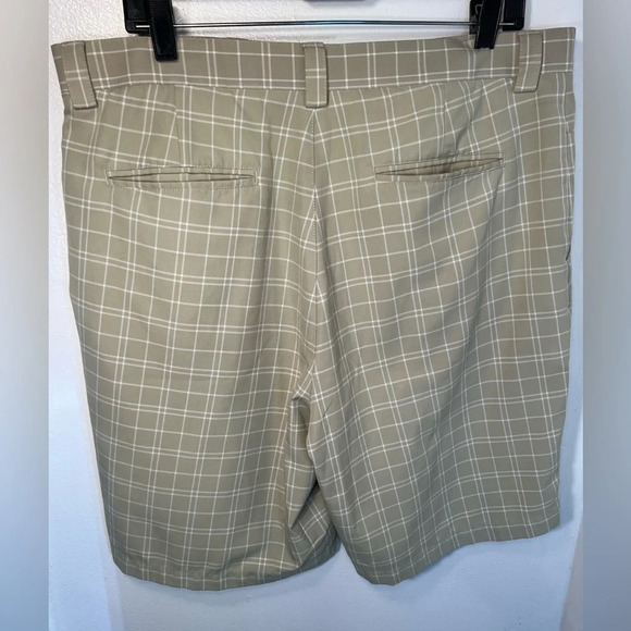 Pro tour, 36, 4 Pocket Belt Loop, button zip olive-tan plaid golf shorts - Picture 2 of 7